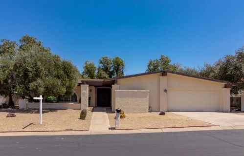 9047 Arroya Vista Dr, Phoenix, AZ 85028-5305