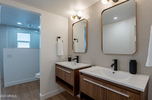 5821 10 St, Phoenix AZ 85087-7350 exterior