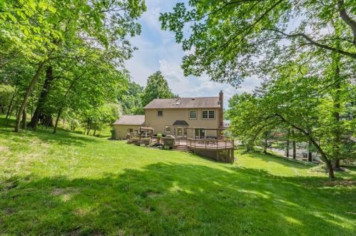 118 Estates Dr, Canonsburg, PA 15317-3652
