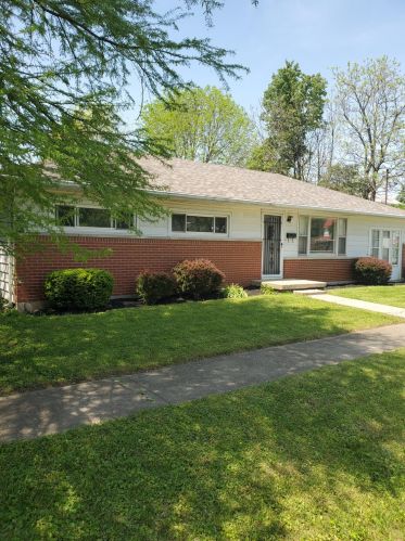106 Central Ave, Blanchester, OH 45107-1426