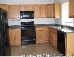 95 Briar Ln, Norwich, CT 06360-7427