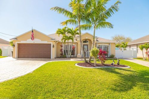 424 13th Pl, Cape Coral, FL 33909-2146