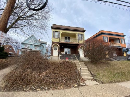 226 Ingram Ave, Pittsburgh, PA 15205-2056