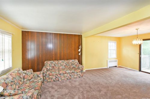 1016 Douglas Ave, North Wantagh, NY 11793-1759