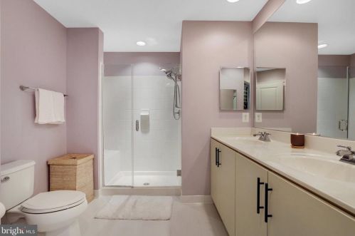 9193 Lake Preston Ct, Bristow VA  20136-6170 exterior