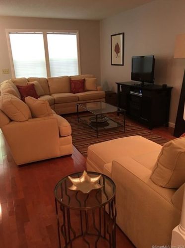 633 Danbury Rd, Ridgefield, CT 06877-2704