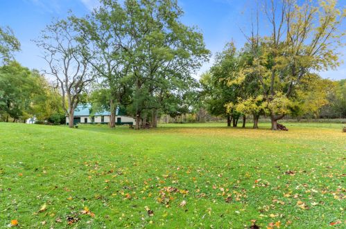 15055 Small Rd, Waukesha, WI 53151-7933
