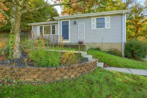 5310 Georgiann Dr, Gibsonia, PA 15044-9658