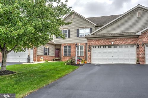 68 Weaver Ave, Ephrata, PA 17522-1376