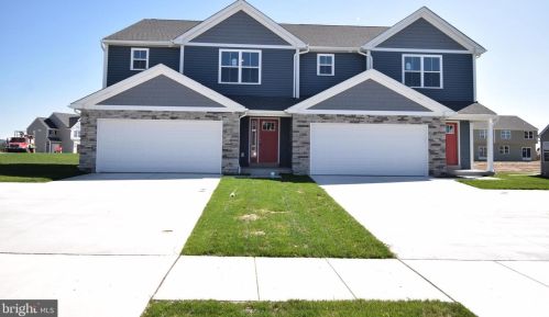 196 Ida Red Dr, Dauberville, PA 19533-8678