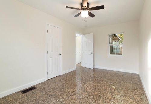 449 Pine St, Modesto CA  95351-2552 exterior