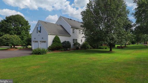 13 Woodside Ln, Flemington NJ  08822-3221 exterior