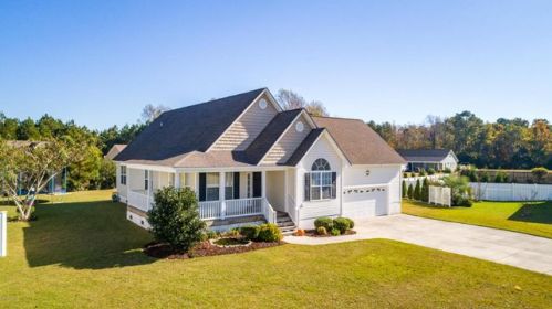 713 Mandolin Ln, Newport, NC 28570-9366