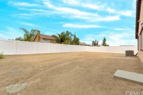 670 Bowen Rd, Perris CA  92570-3400 exterior