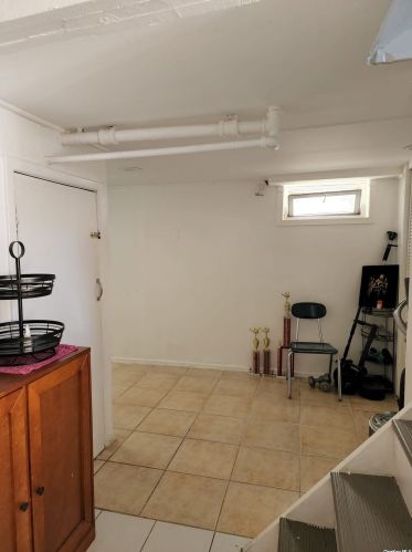 25 Bonta St, Floral Park NY  11003-2104 exterior