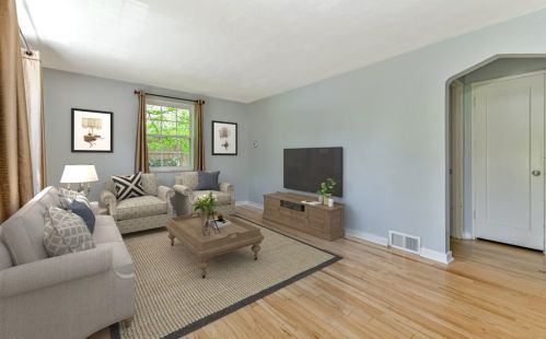 132 Bridle Rd, Glenshaw, PA 15116-1435