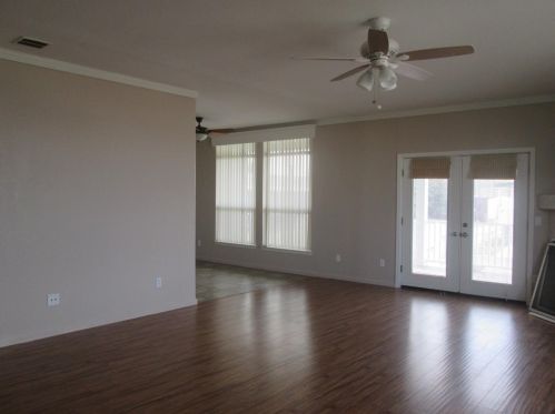 1584 Duke Dr, Livingston CA  95334-9343 exterior