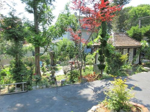 13 Manwaring St, United States Coast Guard Ac CT  06320-5619 exterior