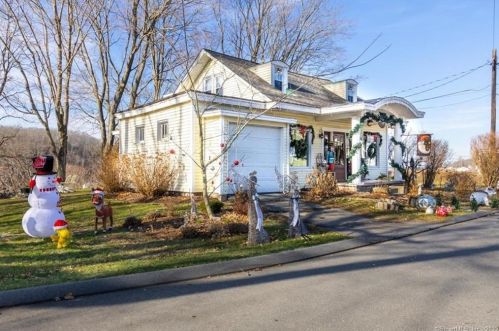 55 River Ave, Norwich, CT 06360-6314