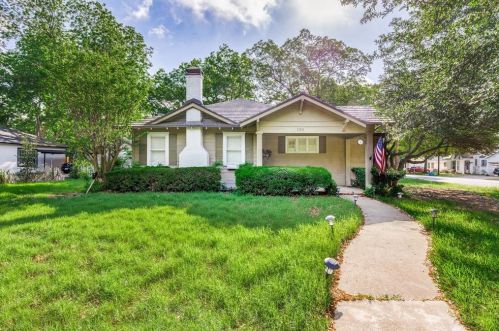 109 Sunset Dr, Cleburne, TX 76033-4732