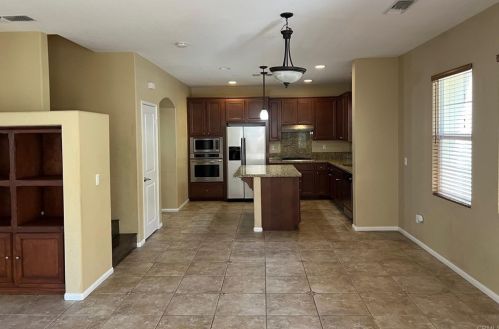 1608 Cheyenne Dr, Chula Vista CA  91915-1962 exterior