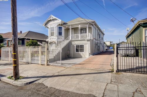 1725 96 Ave, Oakland CA  94603-1909 exterior