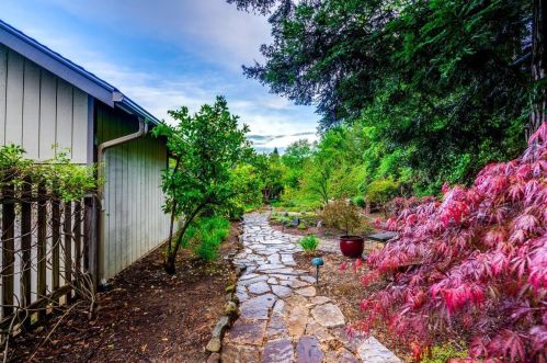1325 Desmond Ln, Newcastle CA  95658-9683 exterior