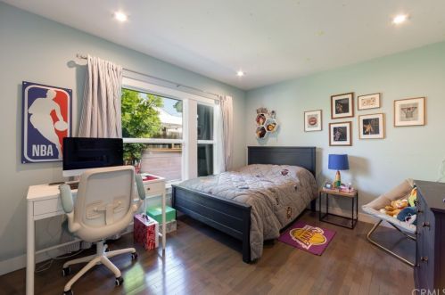 324 Grand Ave, Long Beach CA  90814-2738 exterior