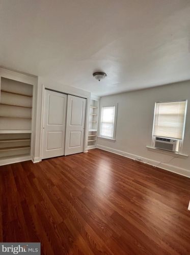 21 Sussex St, Gloucester NJ  08030-1725 exterior