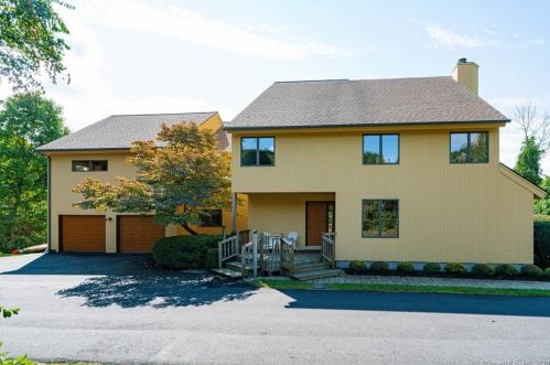 12 Ridge Rd, Farmington, CT 06032-3021