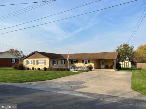 316 Royal Ave, Strasburg, VA 22657-2451