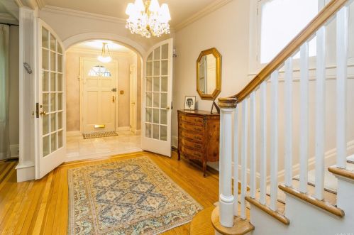 101 Audley St, Jamaica, NY 11415-1338