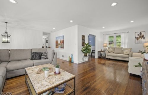 90 Sun Valley Way, Greystone Park, NJ 07950-1941