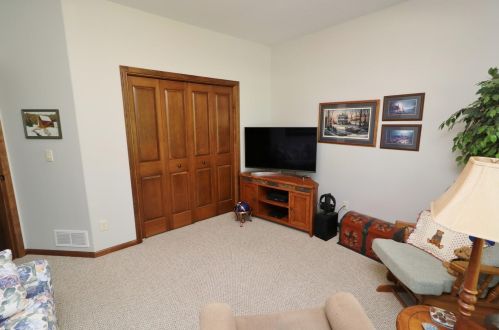 1411 Karnis Dr, Alex MN  56308-5178 exterior