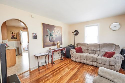 85 Northfield St, Bridgeport CT  06606-4050 exterior