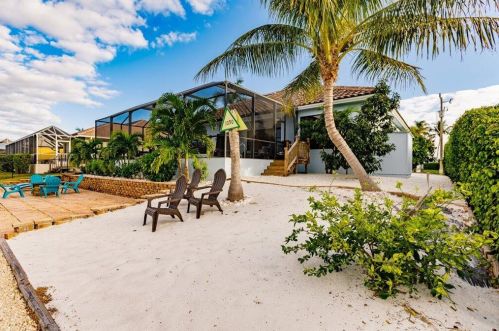 1090 Cara Ct, Marco Island FL  34145-4563 exterior