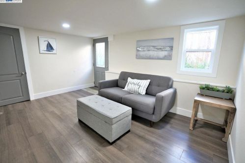 836 47th St, Oakland CA  94608-3202 exterior