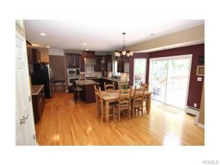 2078 Independence Dr, Newburgh NY  12553-4931 exterior