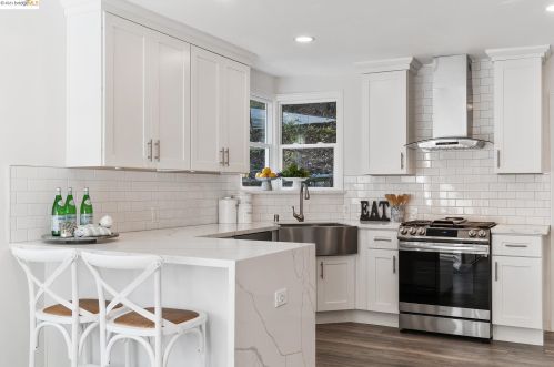 28 Camino Encinas, Orinda CA  94563-3335 exterior