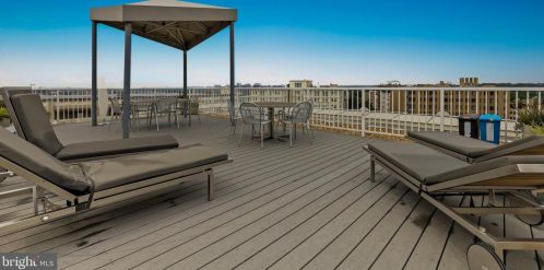 2022 Columbia Rd, Washington DC 20009-1352 exterior