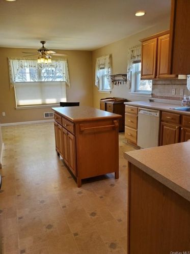 9 Equestrian Way, Poughquag NY  12570-5901 exterior