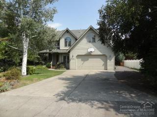 1420 Sharkey Ter, Bend, OR 97701-6041