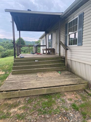 9149 Center Rd, Blue Rock, OH 43720-9761
