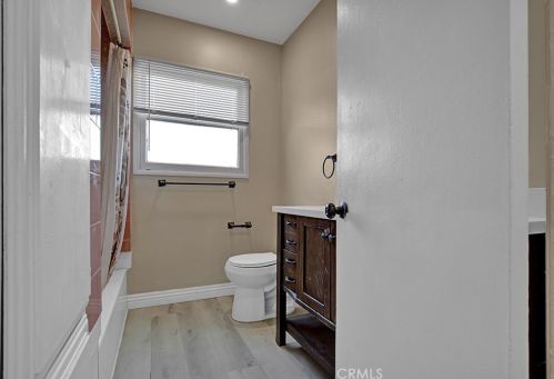 5842 Woodruff Ave, Lakewood CA  90713-1528 exterior