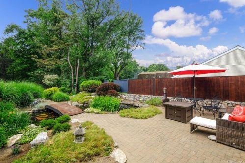 70 Mountain View Rd, Fishkill NY  12524-3209 exterior