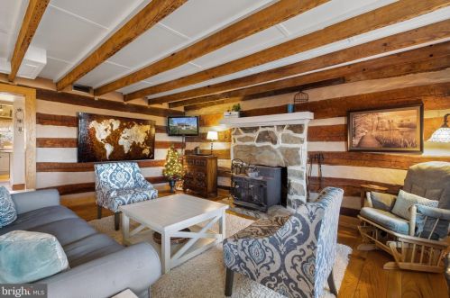 39580 Lovettsville Rd, Lovettsville VA  20180-2008 exterior