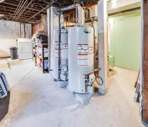 29 Gray St, Poughkeepsie NY 12603-2712 exterior