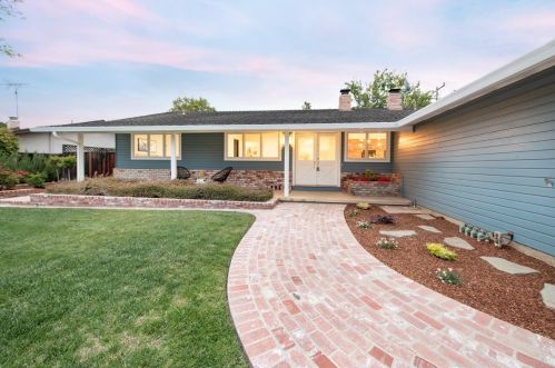 1570 Kennewick Dr, Sunnyvale, CA 94087-4158