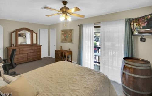 2 Meadowview Dr, Annandale NJ  08801-1516 exterior