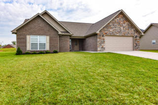 1134 Cherbourg Dr, Maryville, TN 37801-9339
